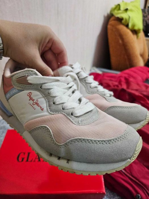 продам кроссовки