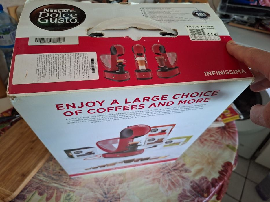 Продавам чисто нова кафе машина Nescafe Dolce gusto Infinisima KRUPS.
