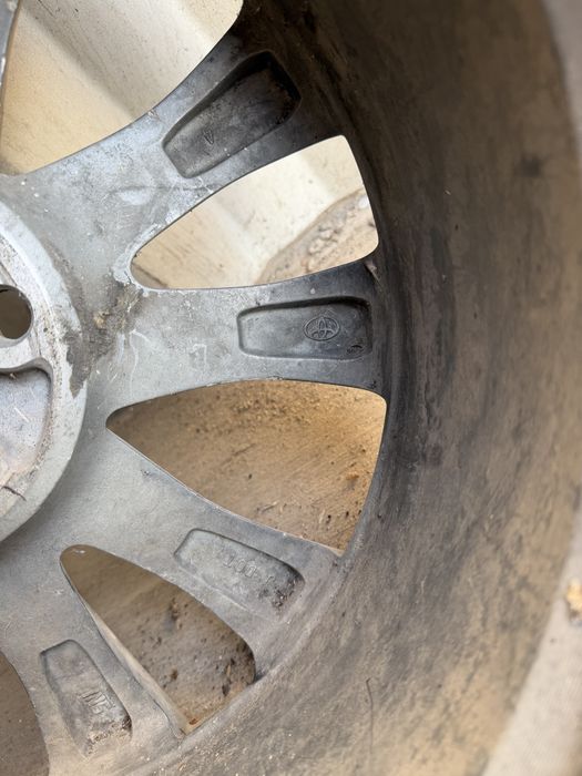 Продам диски R18.на RAV4