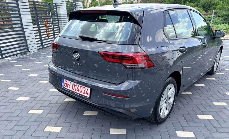 VW Golf 8  2020