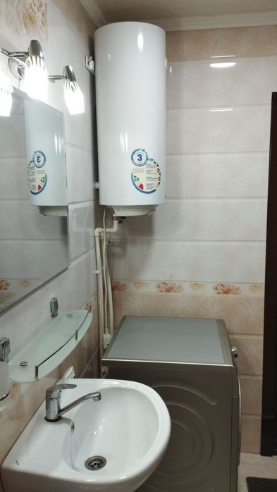 3х комнатная квартира. Метро Ойбек