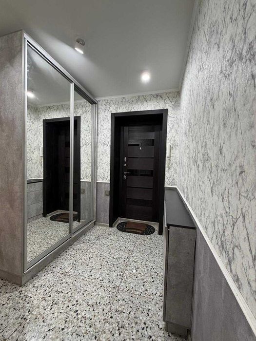 продам 2х ком центр