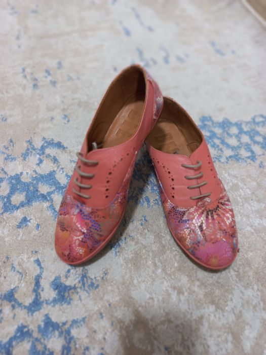 Женская  кожаная обувь