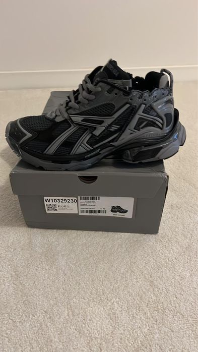 balenciaga runner