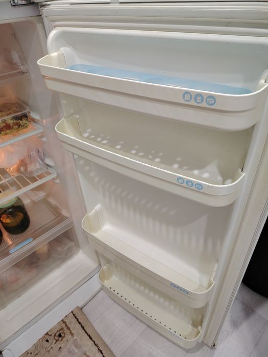 Продаётся холодильник.