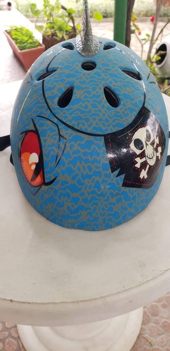 Каска за момче 5 , 6 годишни размер S, марка разкул , със забележки