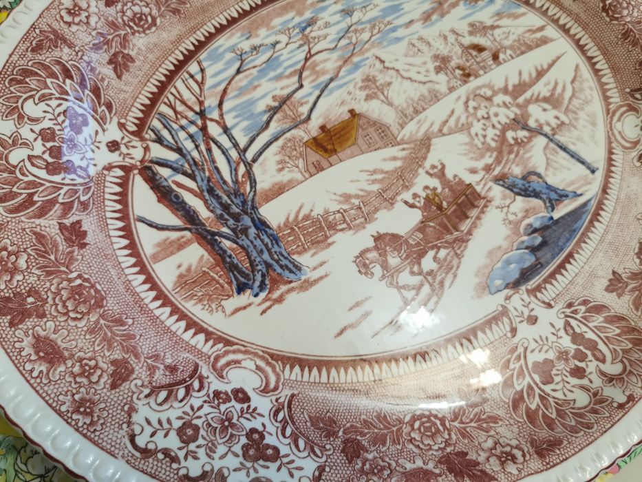 Овално плато с колекционерска стойност