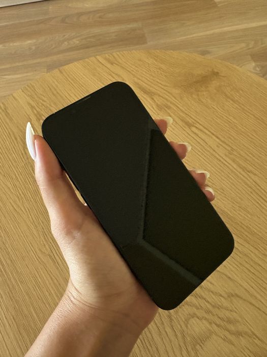 Iphone 13, 128GB, черен