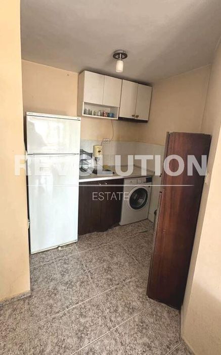 Дава се под наем Тристаен апартамент в Варна, Колхозен пазар - 64 кв.м за 400 € - Снимка #2