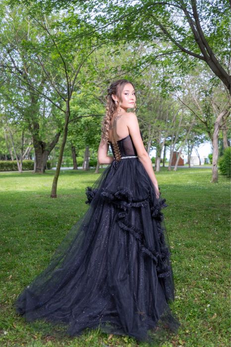 Черна бална рокля