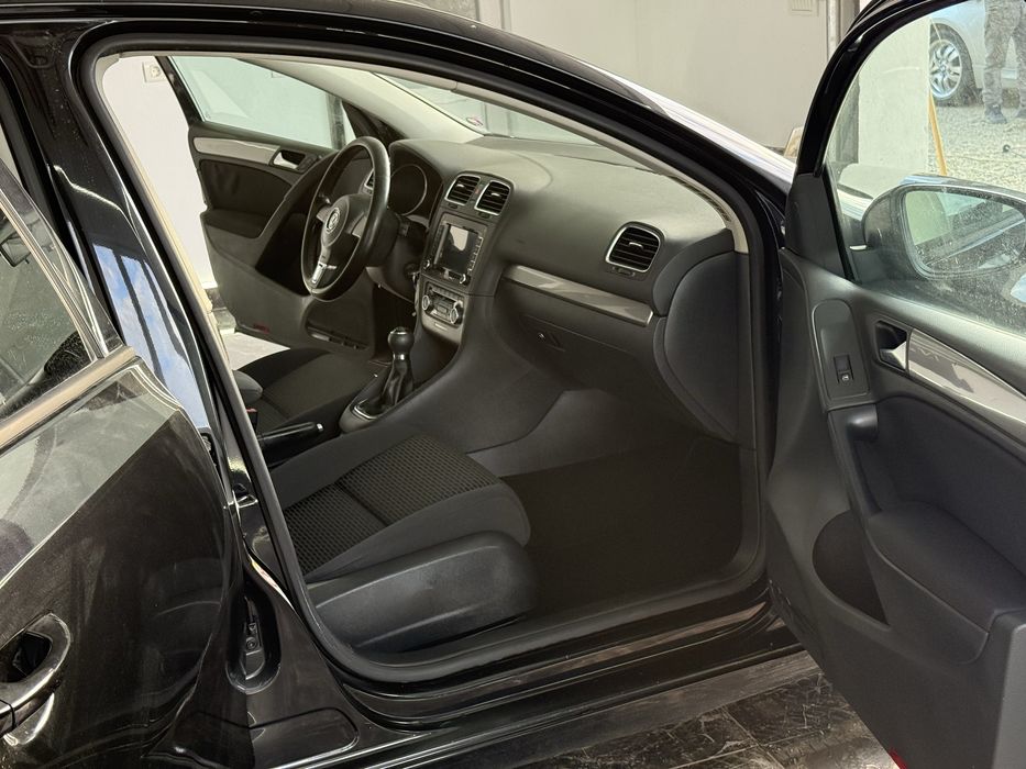 Volkswagen Golf 6 2.0 TDI 2009 110 CP Euro 5 SE POATE IN RATE