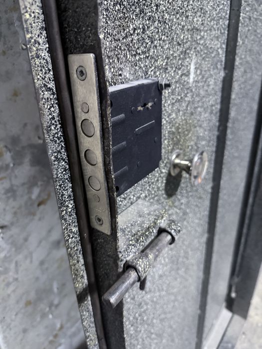 Железная дверь б/у