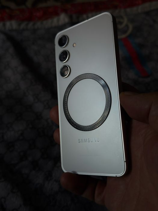 Samsung s24 8/512 gb,eSIM активированный