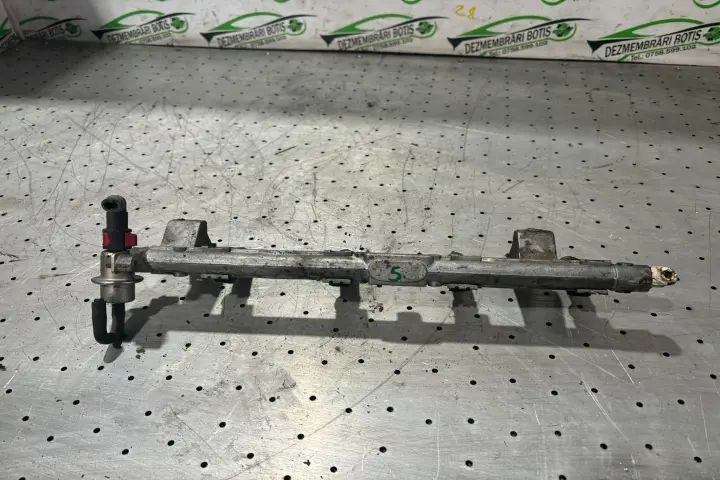 Rampa injectoare Ford Focus 2001 1.6 MT (101 hp)