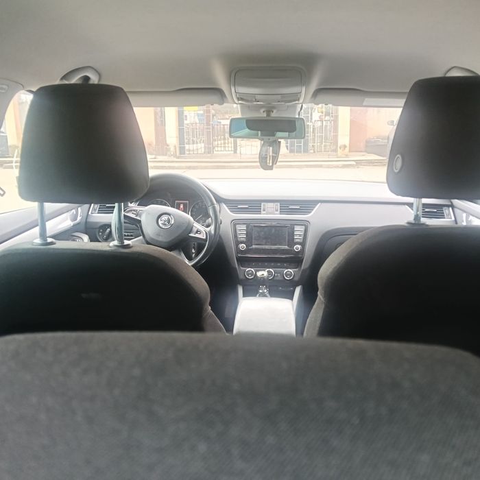 Vând Skoda Octavia 2013 1.6tdi