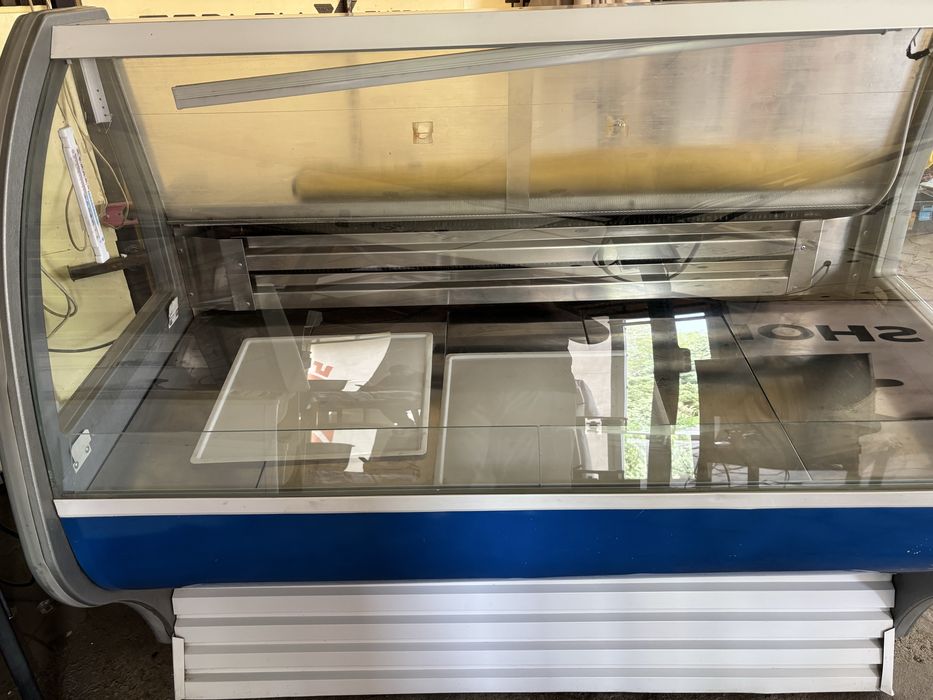 Холодильник витринный