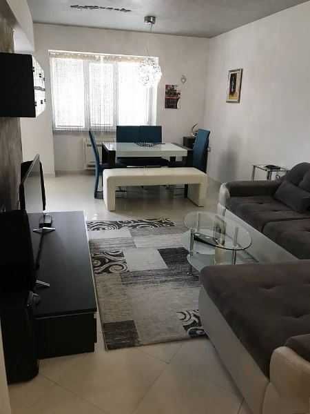 Продава се Двустаен апартамент в София, Стрелбище - 70 кв.м за 2000 €/кв.м - Снимка #3