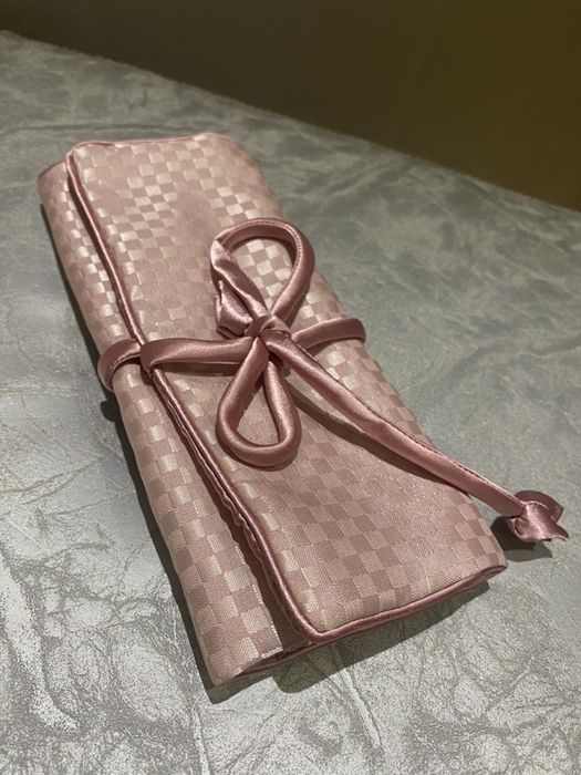 Сатенен несесер NaRaYa