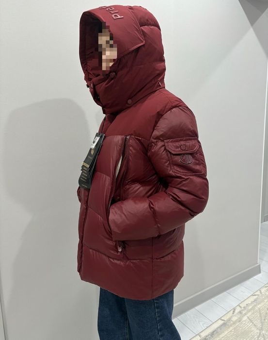 Зимний пуховик в бардовом цвете