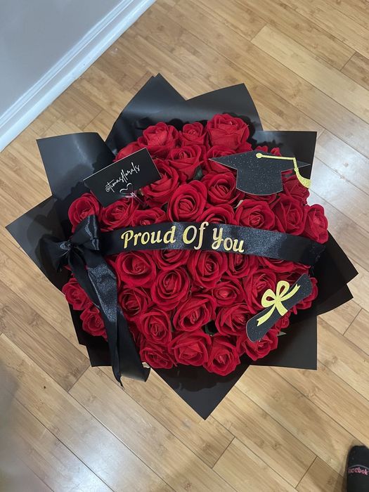 Вечни букети за абитуриенти