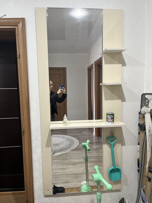 Зеркало в отличном состоянии