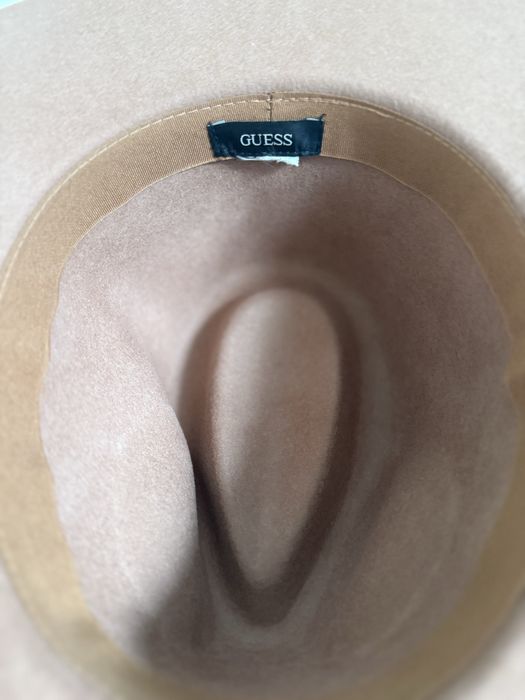 Pălărie damă Guess