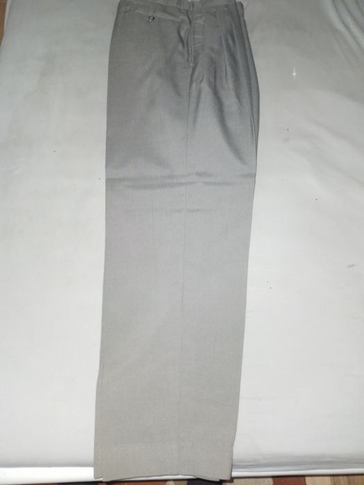 Pantalon și cravata