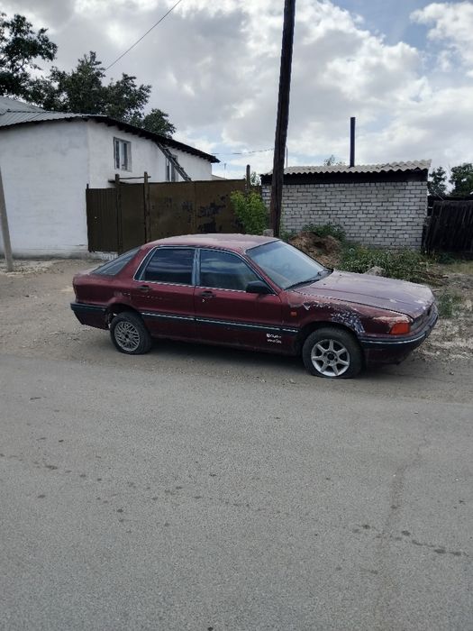 Продам галант 33 по запчастям.есть всё