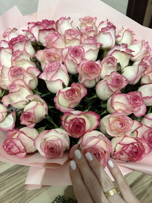 Букет новый розы