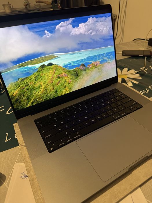 Macbook 16 pro  m1 pro 16/512