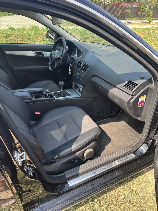 Masina intretinuta,autoturism,mercedes benz,C 200