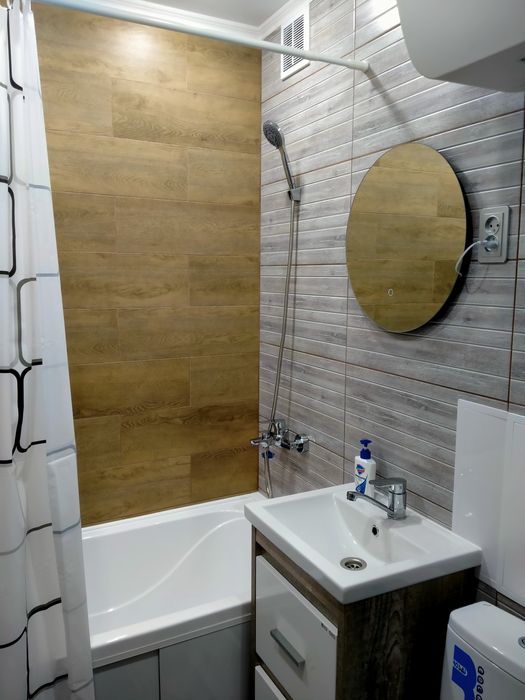 Сдается 1 комнатная . Район ДК