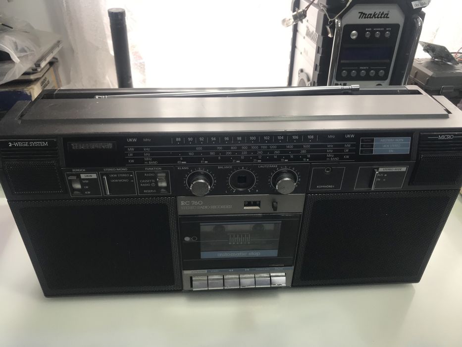 Vând radiocasetofoane de colecție