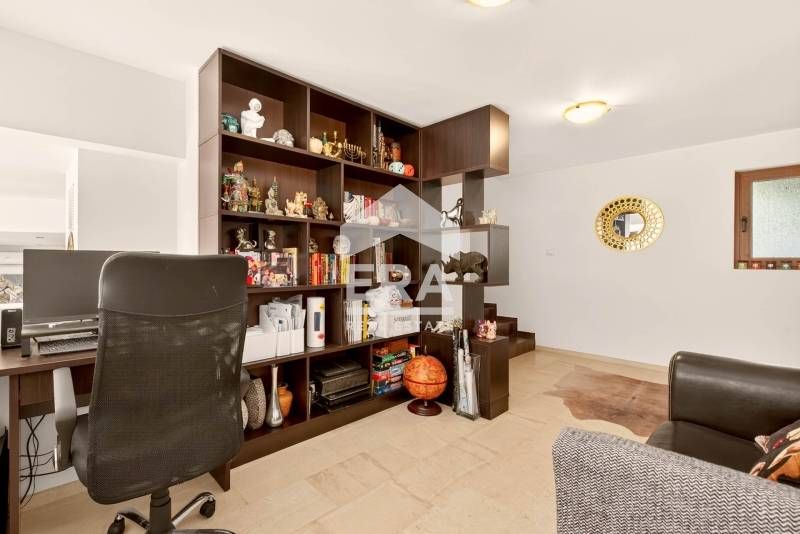 Продава се Къща в Варна, м-т Св. Никола - 258 кв.м за 1324 €/кв.м - Снимка #10