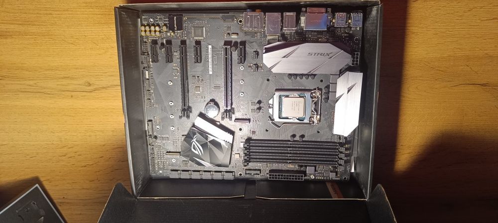 Rog Strix B250F Gaming +i5 6500