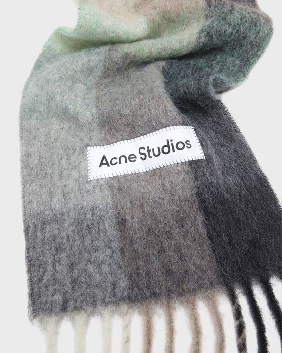 Acne Studios Scarf / Шал
