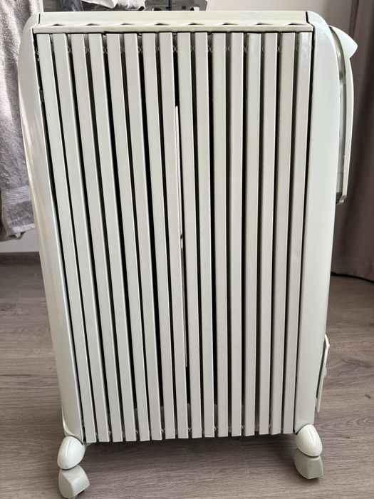 Маслен радиатор DeLonghi
