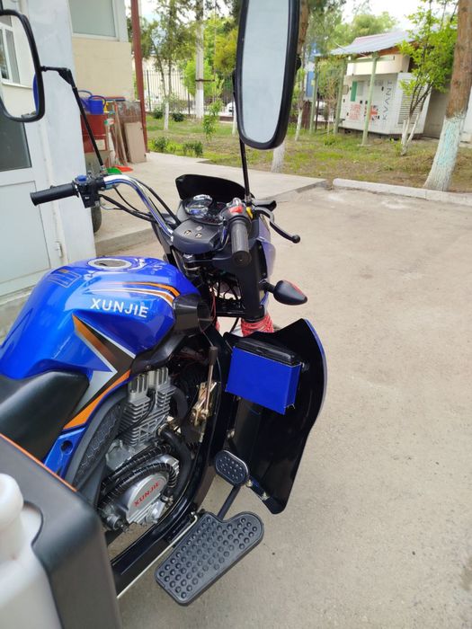 Mototsikil Xunji 300