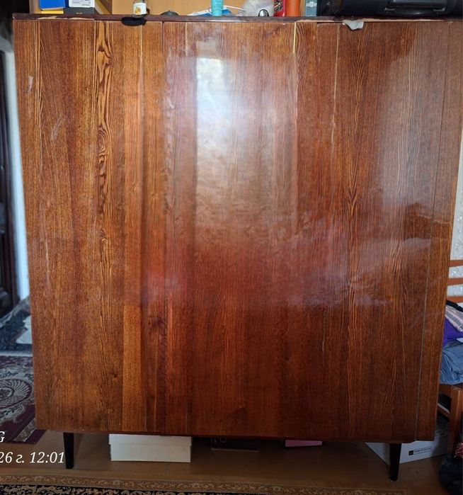 Шкаф продам лакерованный.