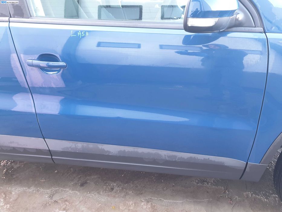 Usa Usi Portiera Portiere Dreapta Fata Dezechipata cu Imperfectiuni Volkswagen Tiguan 5N 2007 - 2015 Culoare LA5H [Q0164]