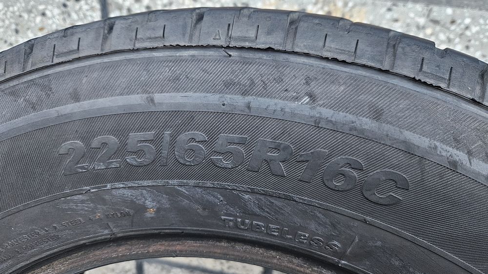 Летни бусови гуми  225 / 65R 16 C