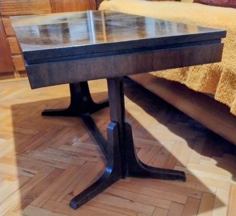 Запазена холна маса размер: 120/150 х 60 см, разтегателна, тъмнокафява