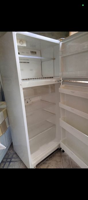 Срочно продаю холодильник daewoo в идеальном состоянии работает