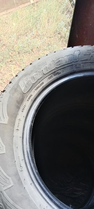 Продам резину 215/60 R16