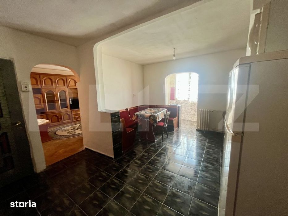 Apartament decomandat de vanzare - zona Rogerius