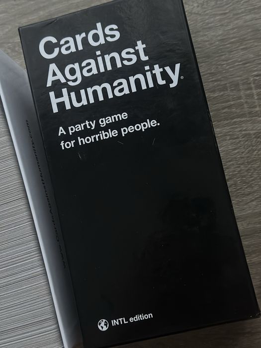 Joc cards agains humanity cutie completa jocul principal