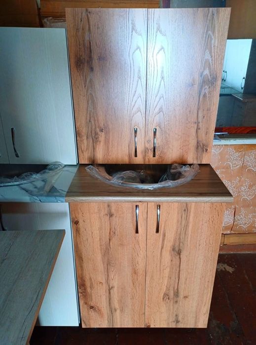 Продам шкаф кухонный с мойкой