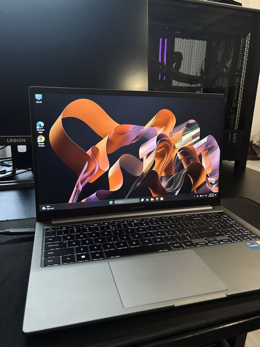 Samsung Galaxy Book 4 15.6" FHD | i5-1335U | 16GB RAM | 512GB SSD cu usb-c pd