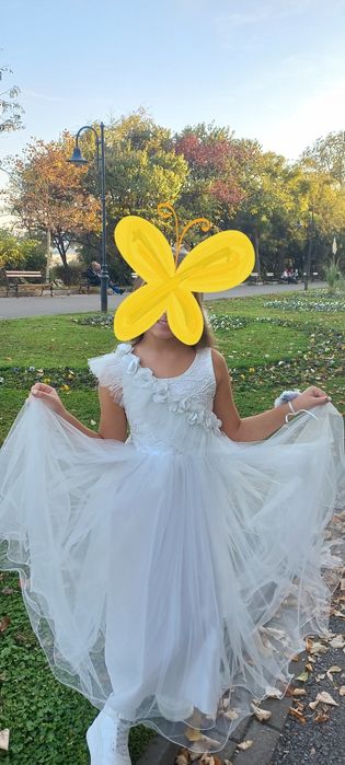 Шаферска рокля за 8-9 годишно момиче