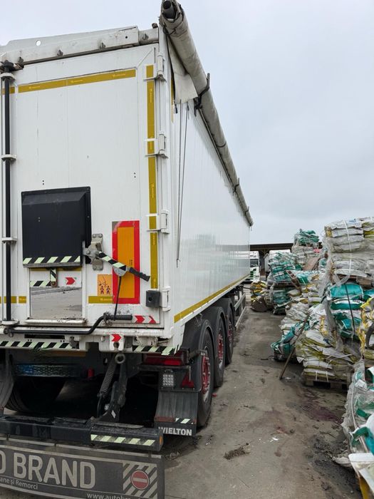 De vanzare/închiriere -Remorcă Wielton